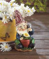 Gardening Gnome Solar Statue - Distinctive Merchandise